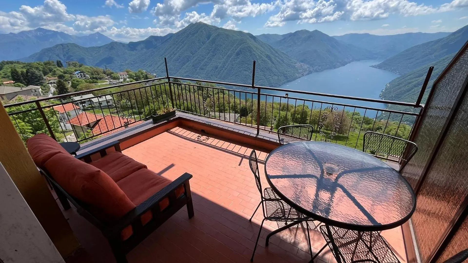 Villamarinapigra Lake View Apartments 0*, Pigra Italien